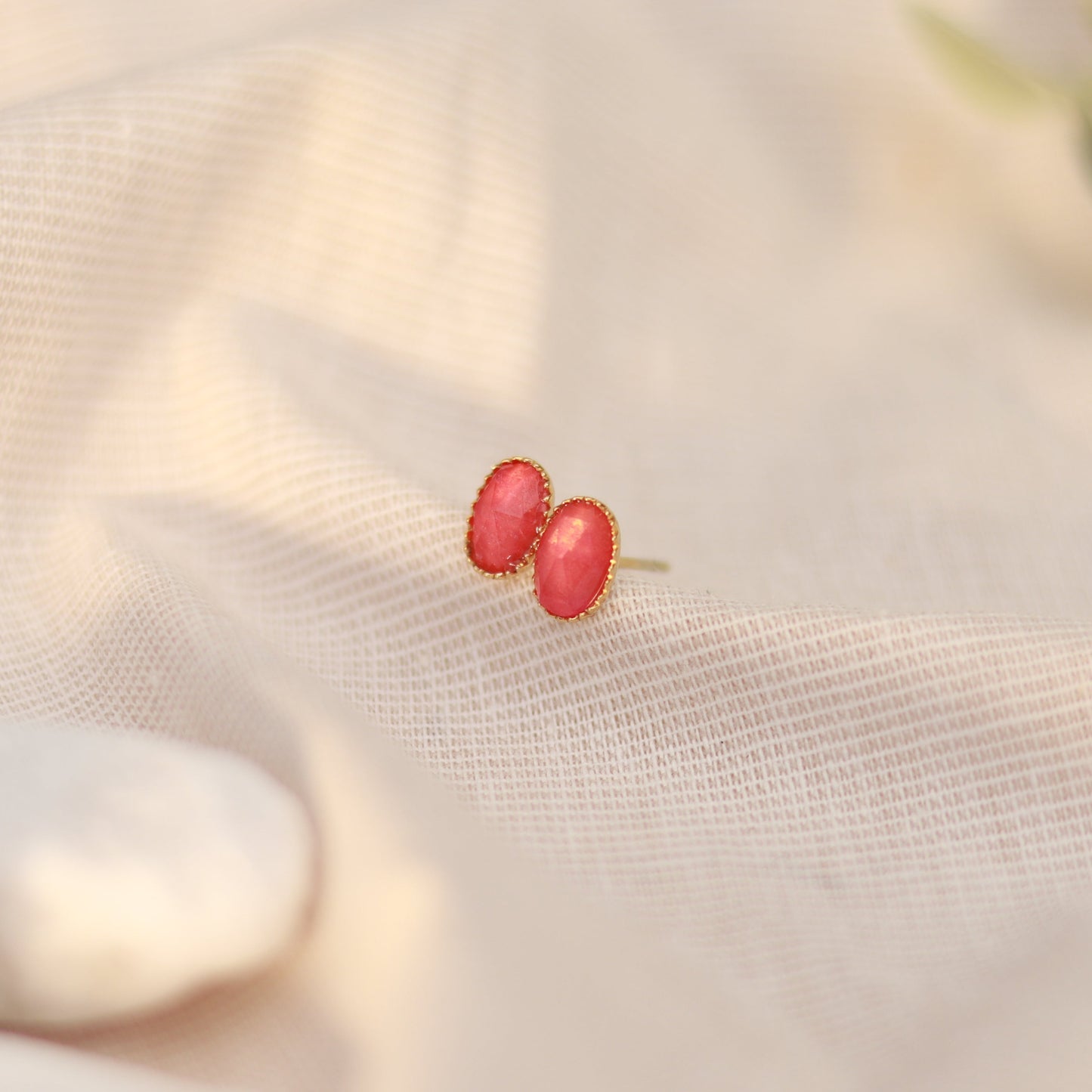 Golden Coral | Mini Ohrstecker | Spinell | gold | korallenrot