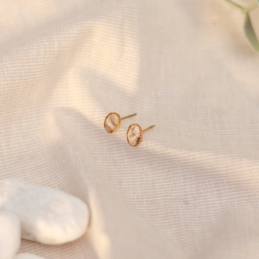 Golden Ivory | Mini Ohrstecker | gold | creme | marmoriert