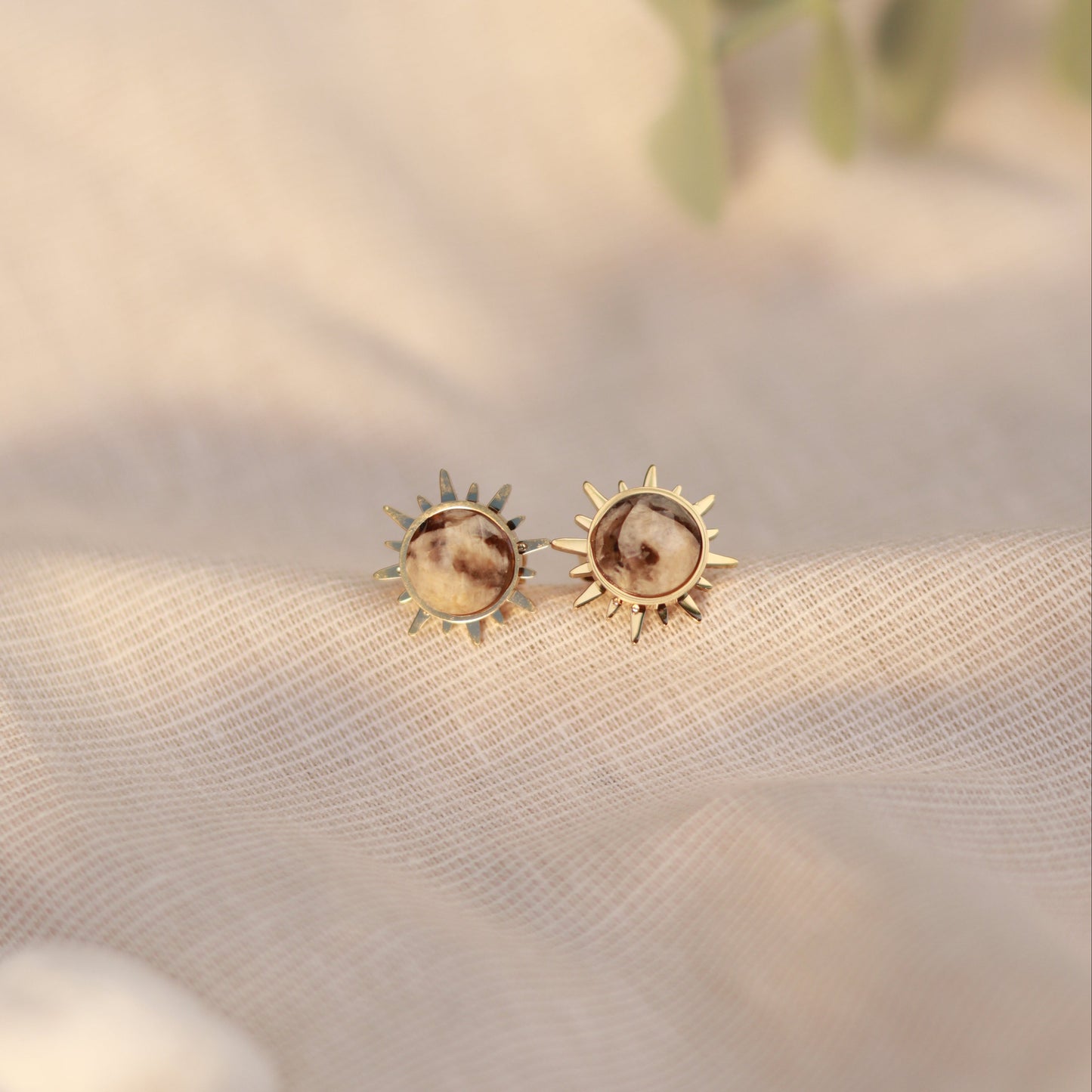 Sunlit Marble | Ohrstecker | Aragonit | gold | creme | marmoriert