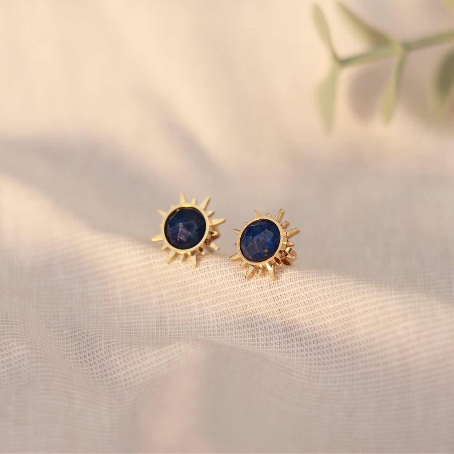 Sunlit Blue | Ohrstecker | Lapislazuli | gold | blau