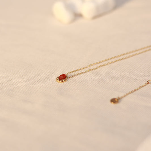 Scarlet Glow | Halskette mit rotem Jaspis Naturstein Anhänger | gold | hellrot