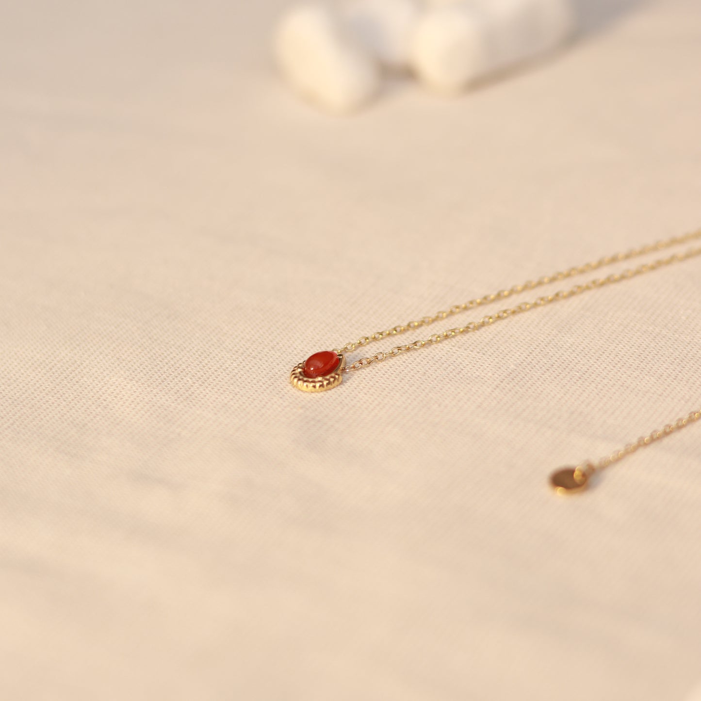 Scarlet Glow | Halskette mit rotem Jaspis Anhänger | gold | hellrot