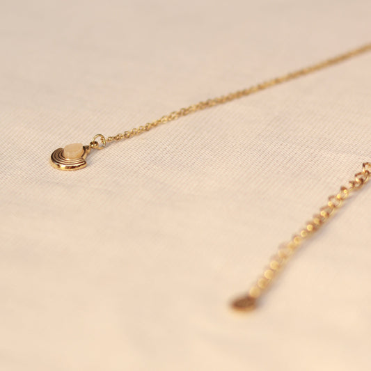 Pure Essence | Halskette mit feinem Mondstein Naturstein Anhänger | gold | weiß