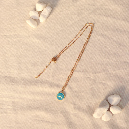 Ocean Dream | Halskette mit Emaille Anhänger Walflosse | gold