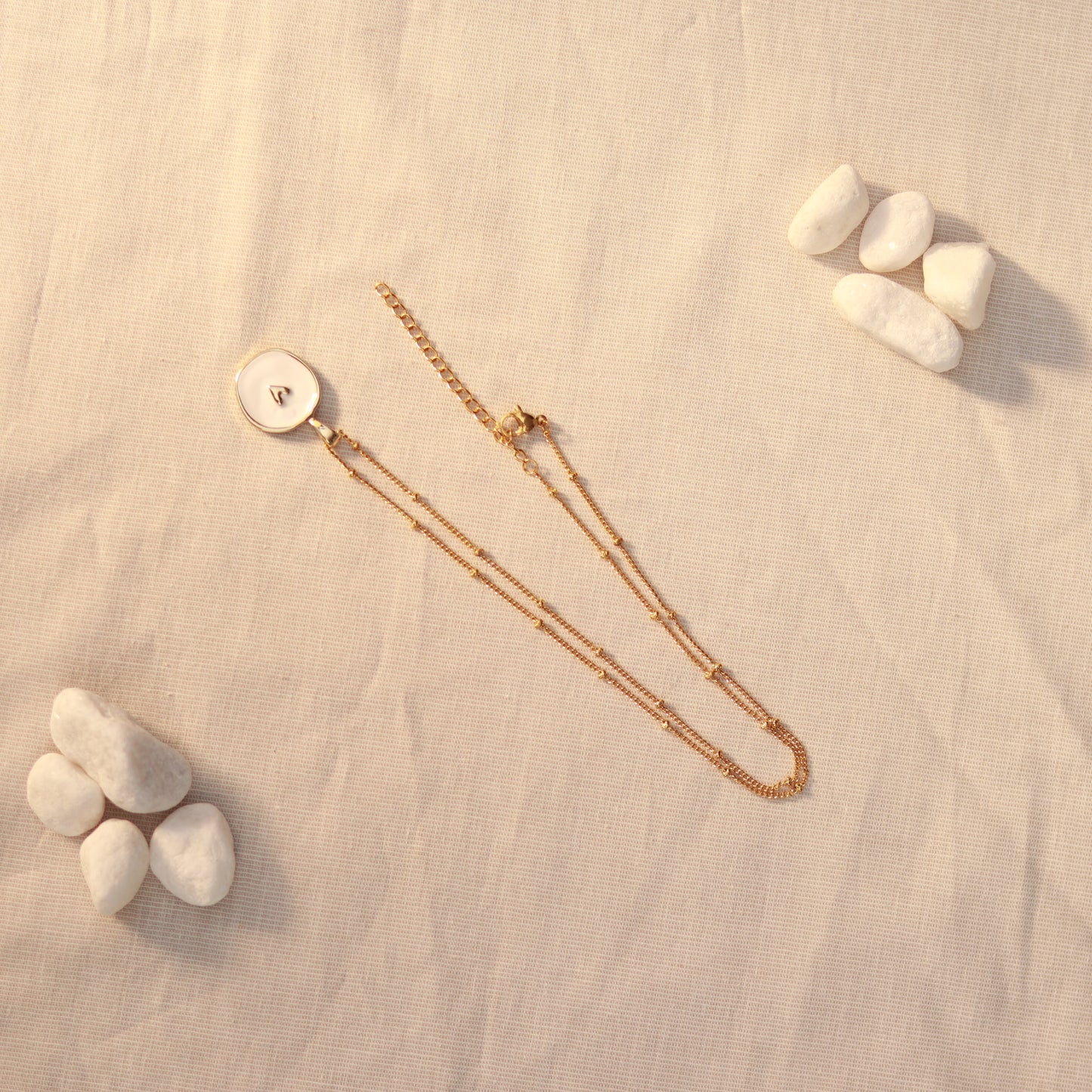Stellar Love | Halskette mit Emaille Anhänger | gold