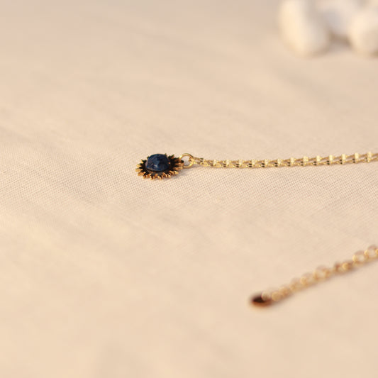 Solar Glow | Halskette mit blauem Lapislazuli Naturstein Anhänger | gold | dunkelblau