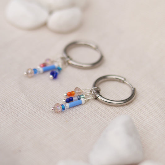 Lively Loops | Creolen | Perlenmix Anhänger | silber | blau