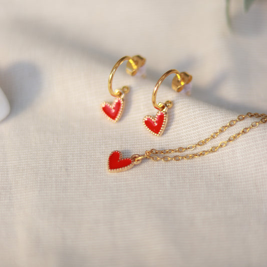 Golden Love | Creolen | Emaille Herz Anhänger | gold | rot