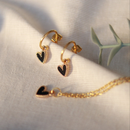 Golden Love | Halskette mit Emaille Herz Anhänger | gold | schwarz