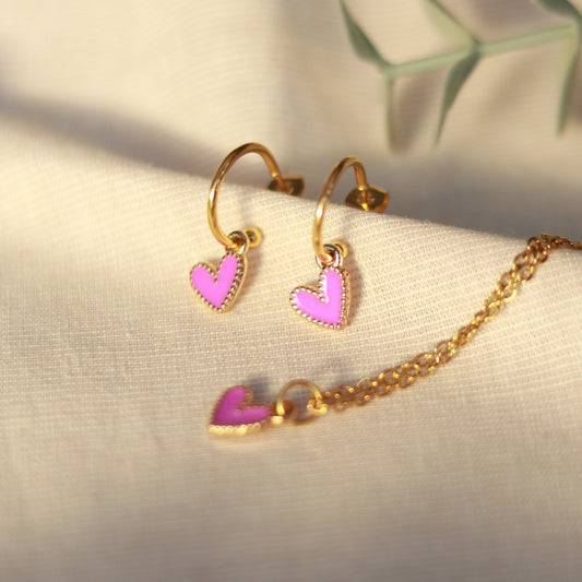 Golden Love | Creolen | Emaille Herz Anhänger | gold | flieder