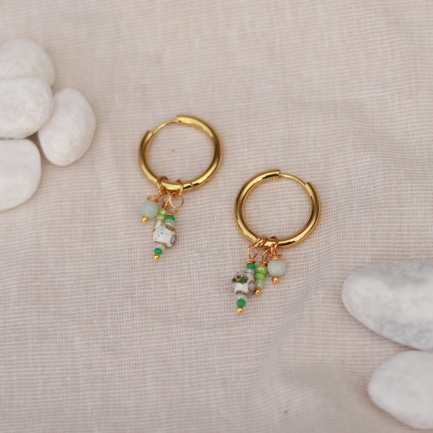 Golden Grace | Creolen | Perlenmix Anhänger | gold | grün