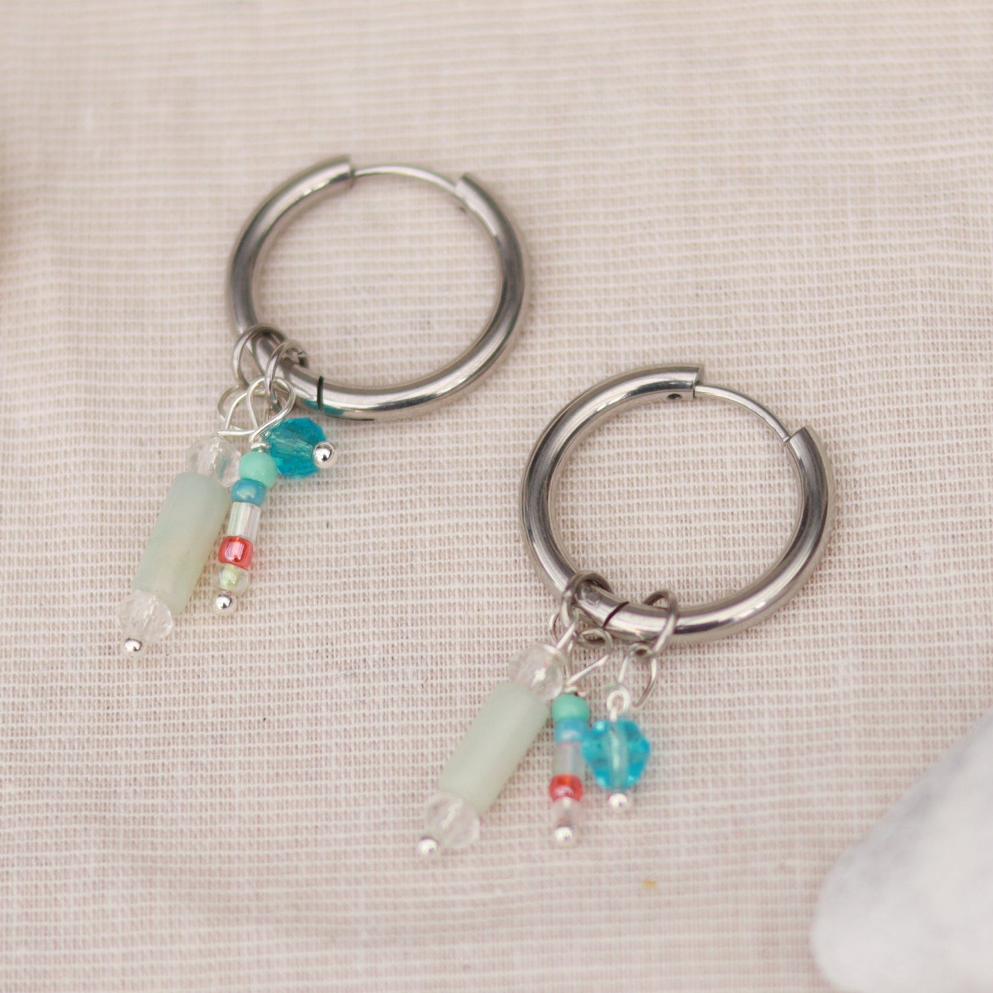 Silver Whisper | Creolen | Perlenmix Anhänger | silber | pastell