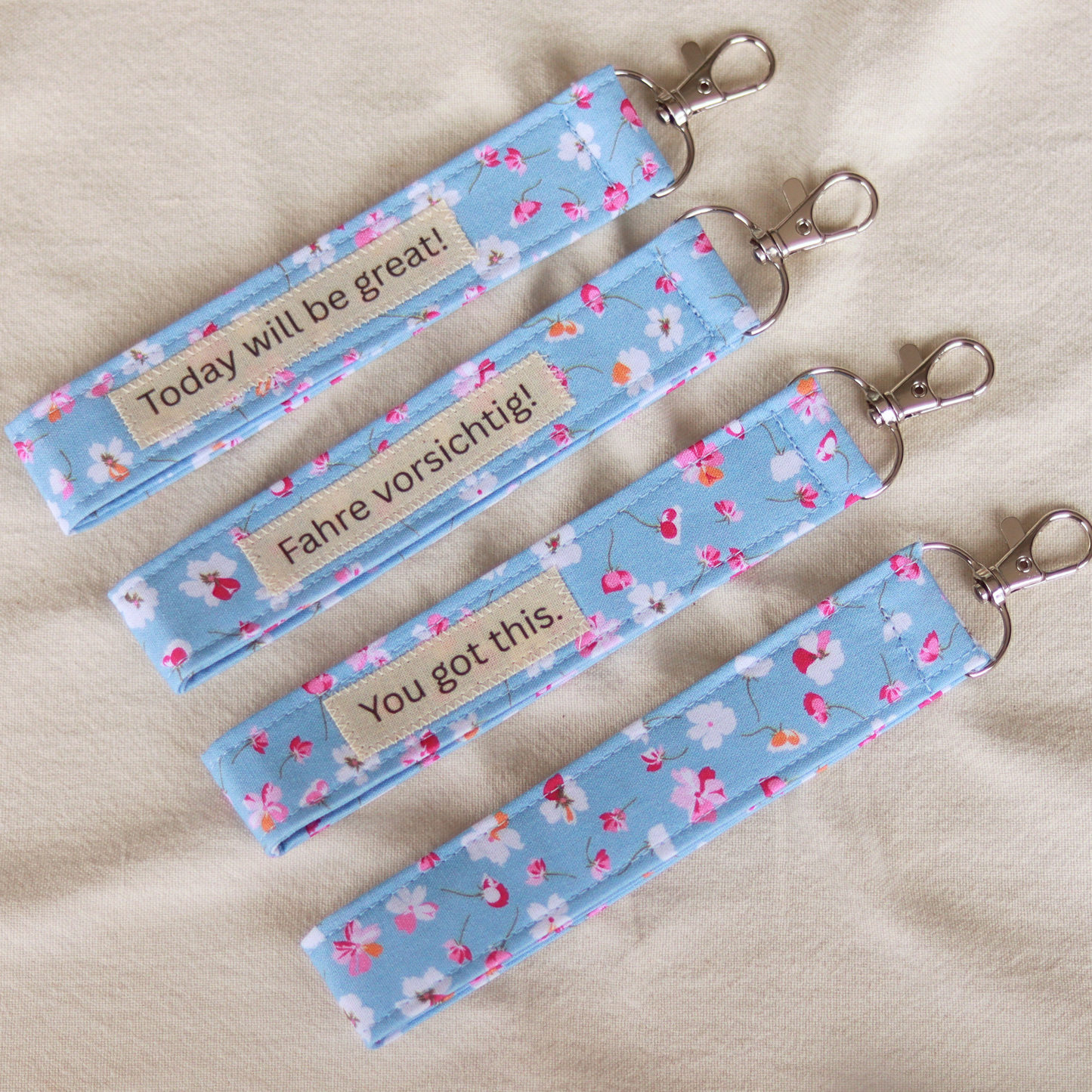 Schlüsselanhänger blaue Blumen