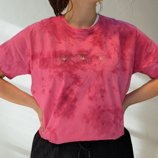 Hibiskus | Batik T-Shirt | besticktes Blumen Shirt pink