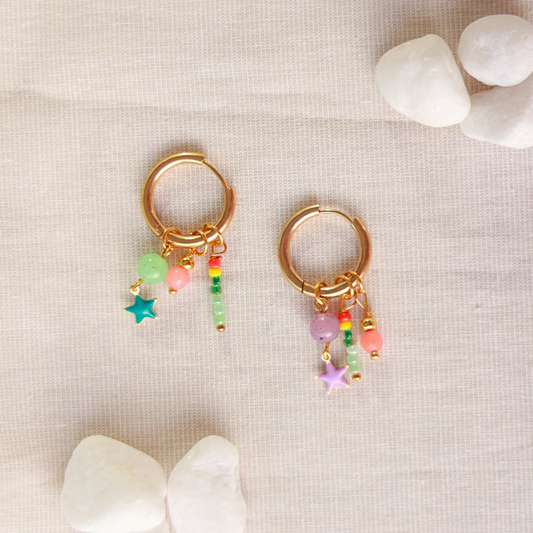 Creolen mit bunten Perlen und Emaille Stern | goldfarben | Edelstahl Ohrringe | 18 mm