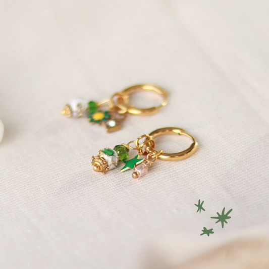 Creolen mit Gänseblümchen, Perlen und Stern | goldfarben | Edelstahl Ohrringe | 14 mm