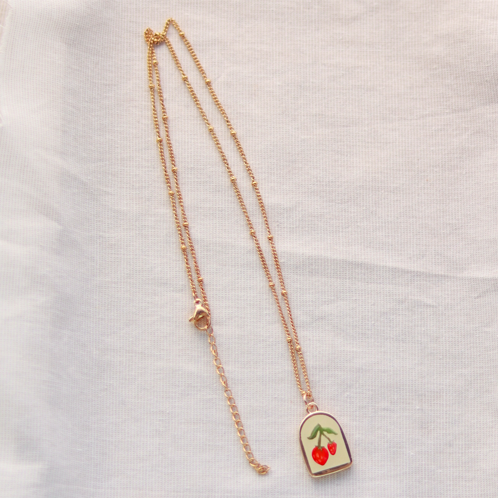 Erdbeeren | Halskette mit Emaille Anhänger | gold
