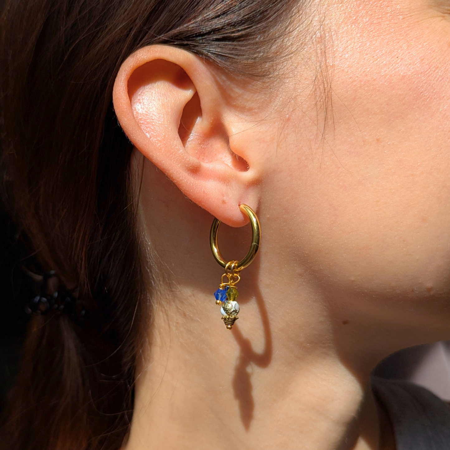Golden Essence | Creolen | Perlenmix Anhänger | gold | blau