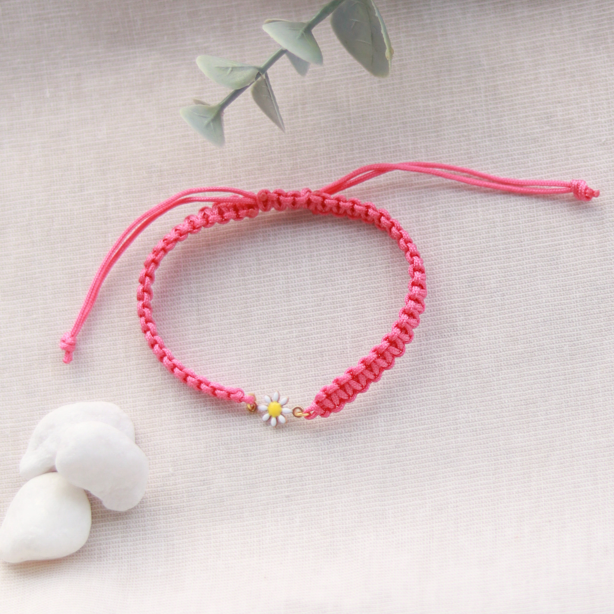 Gänseblümchen | Makramee Stoffarmband | Geschenk Armband | pink