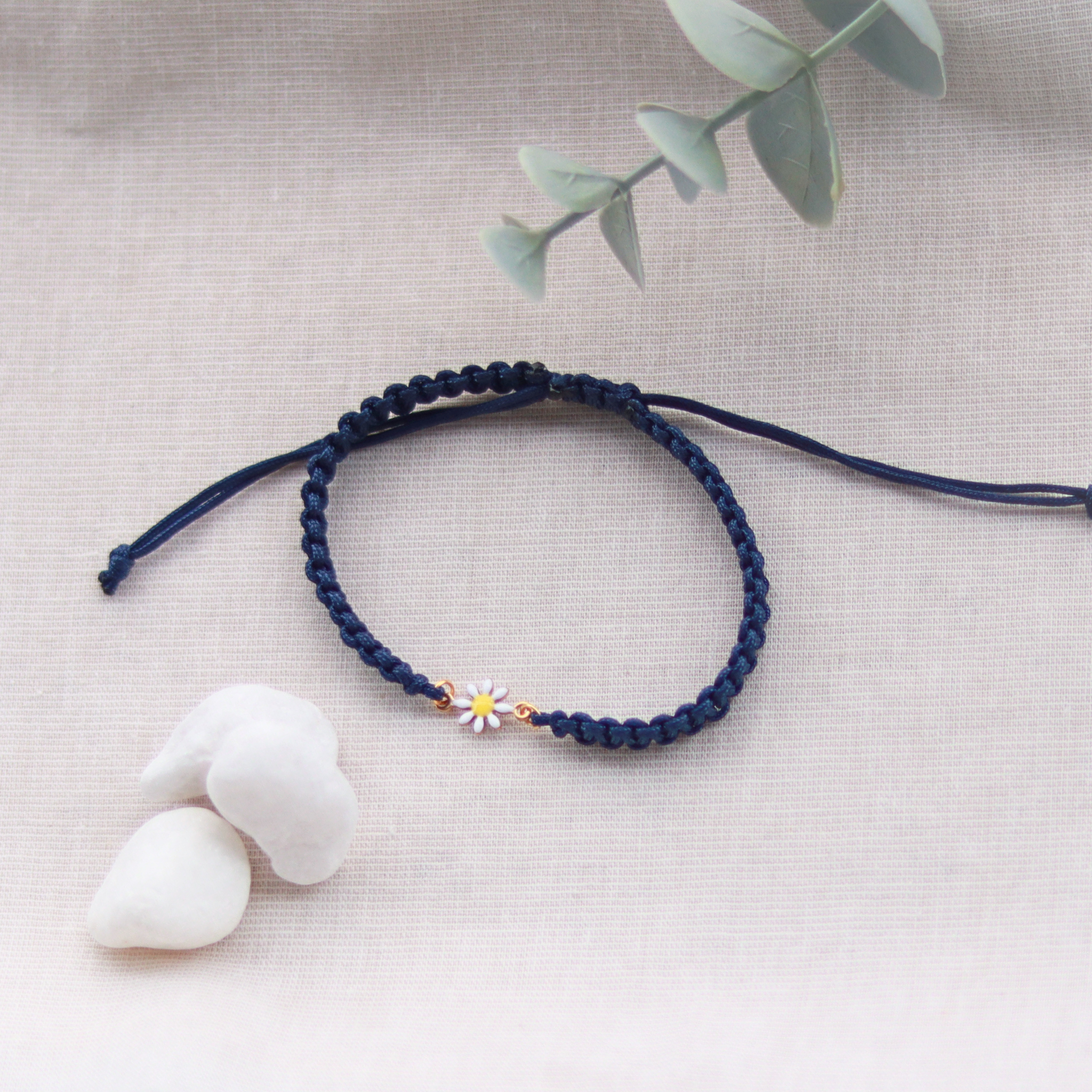 Gänseblümchen | Makramee Stoffarmband | Geschenk Armband | dunkelblau