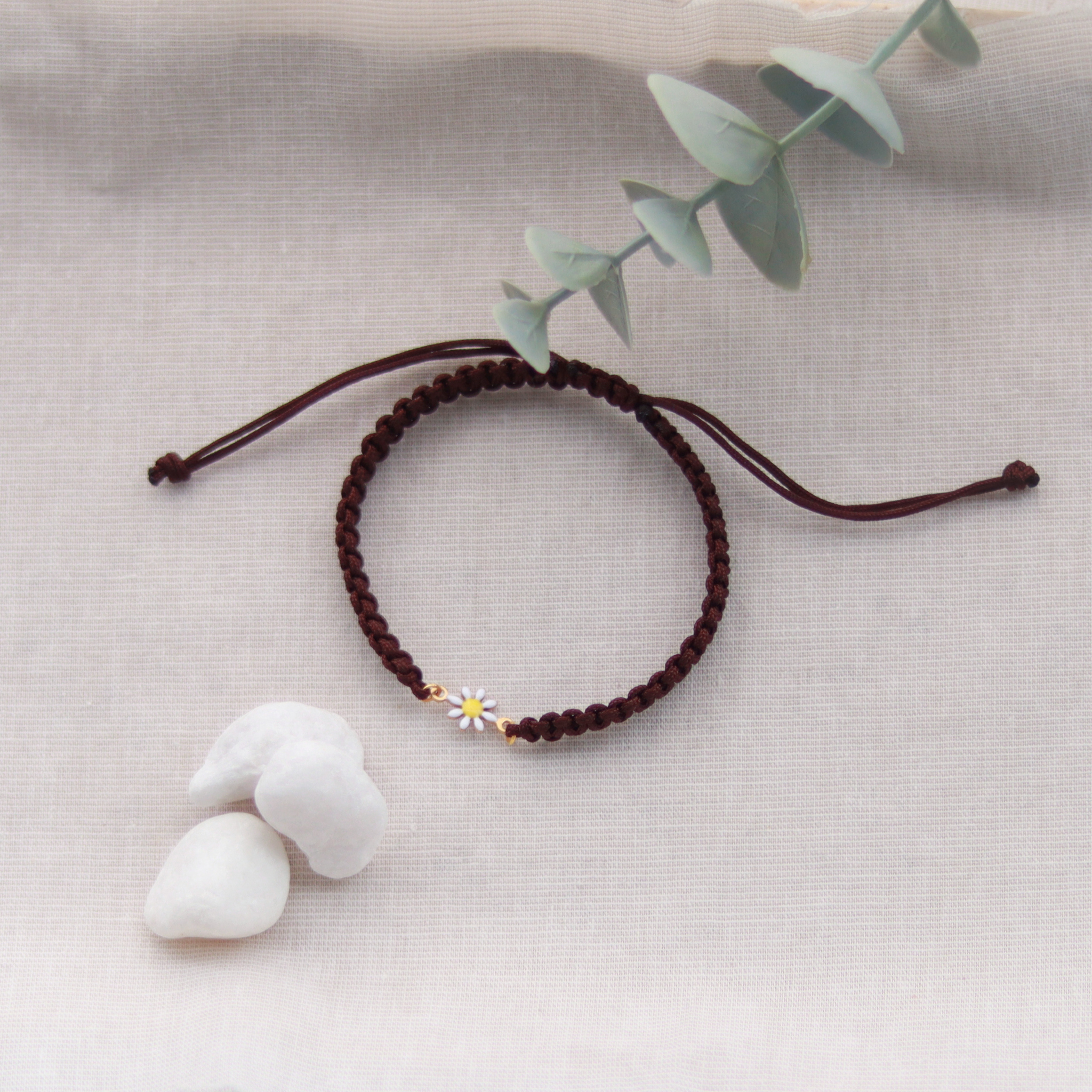 Gänseblümchen | Makramee Stoffarmband | Geschenk Armband | dunkelbraun
