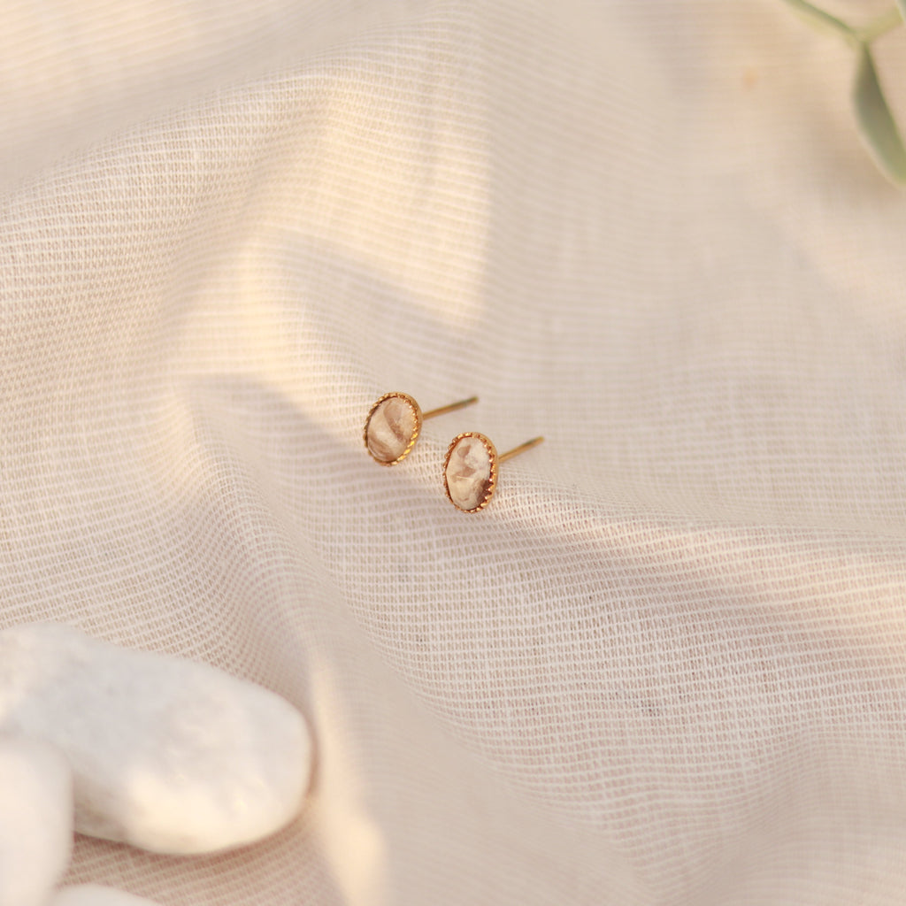 Golden Ivory | Mini Ohrstecker | gold | creme | marmoriert
