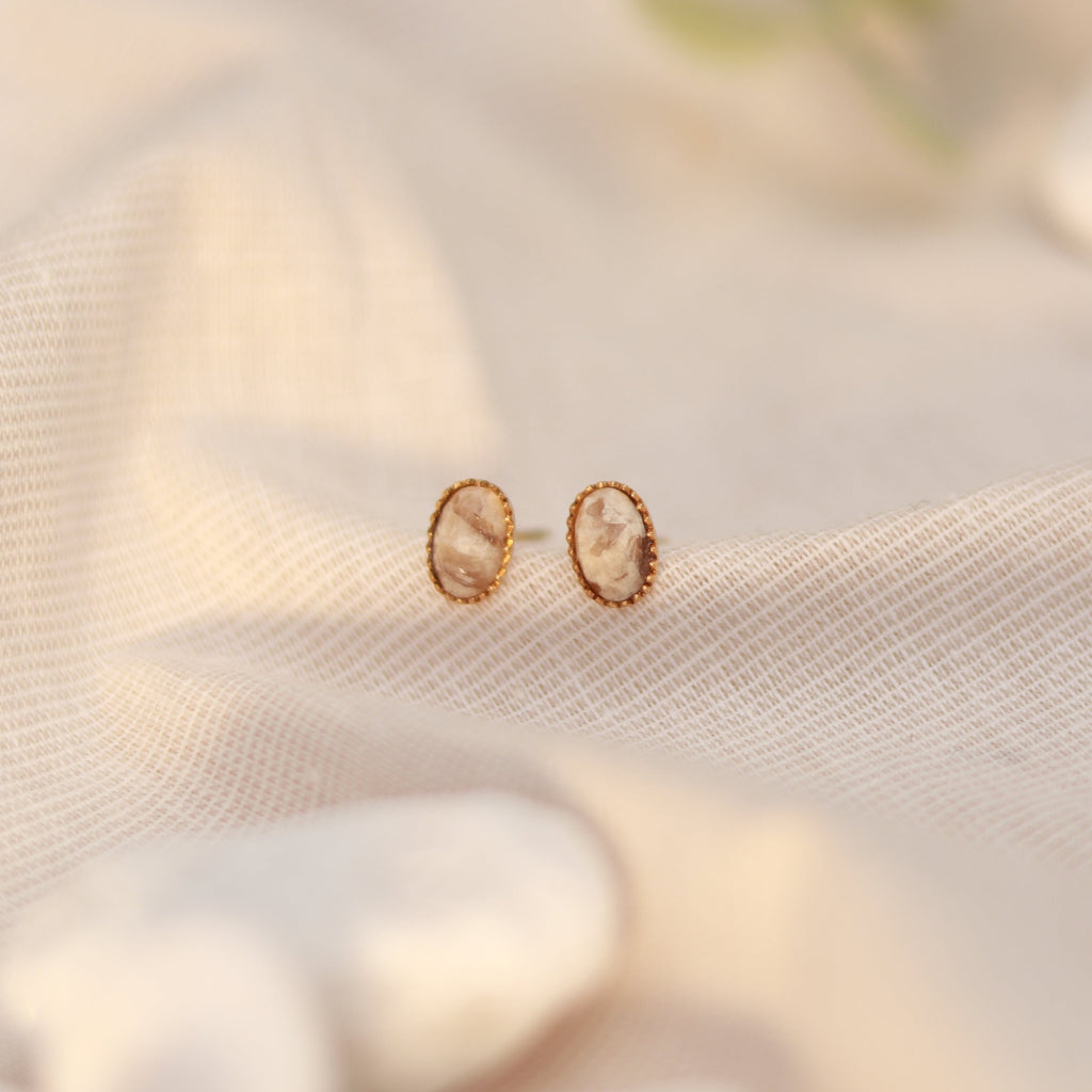 Golden Ivory | Mini Ohrstecker | gold | creme | marmoriert