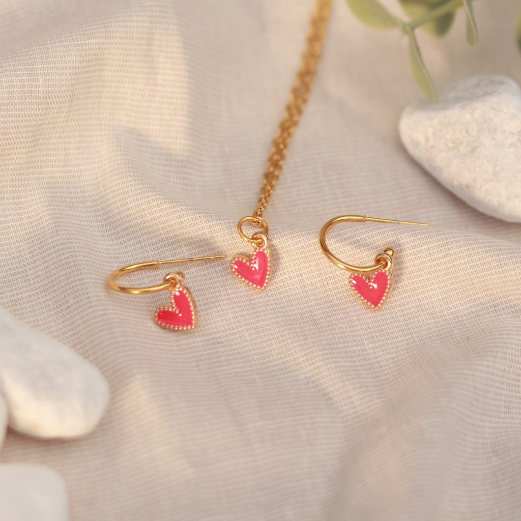 Golden Love | Halskette mit Emaille Herz Anhänger | gold | pink
