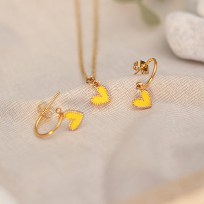 Golden Love | Halskette | Emaille Herz Anhänger | gold | gelb