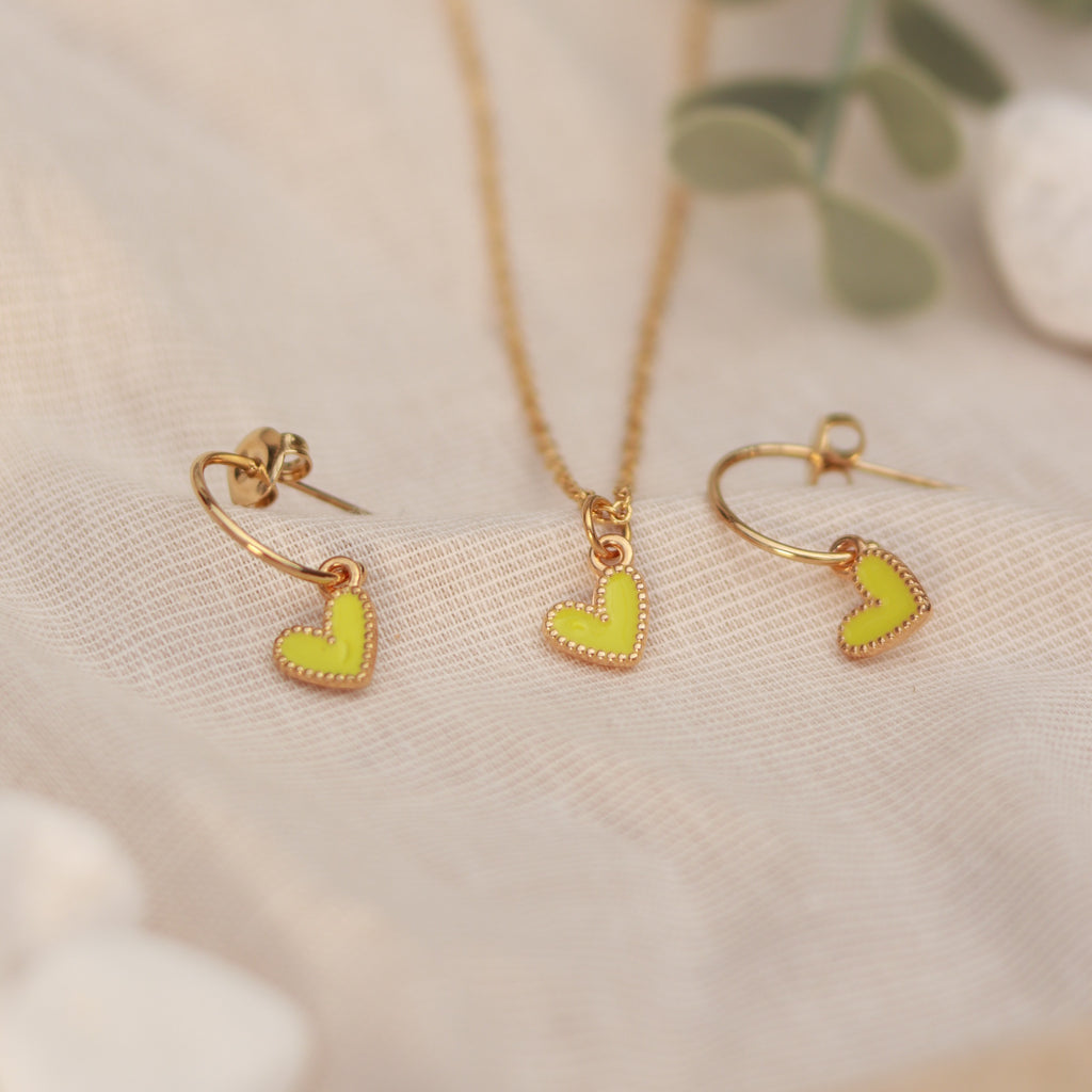 Golden Love | Halskette mit Emaille Herz Anhänger | gold | grün