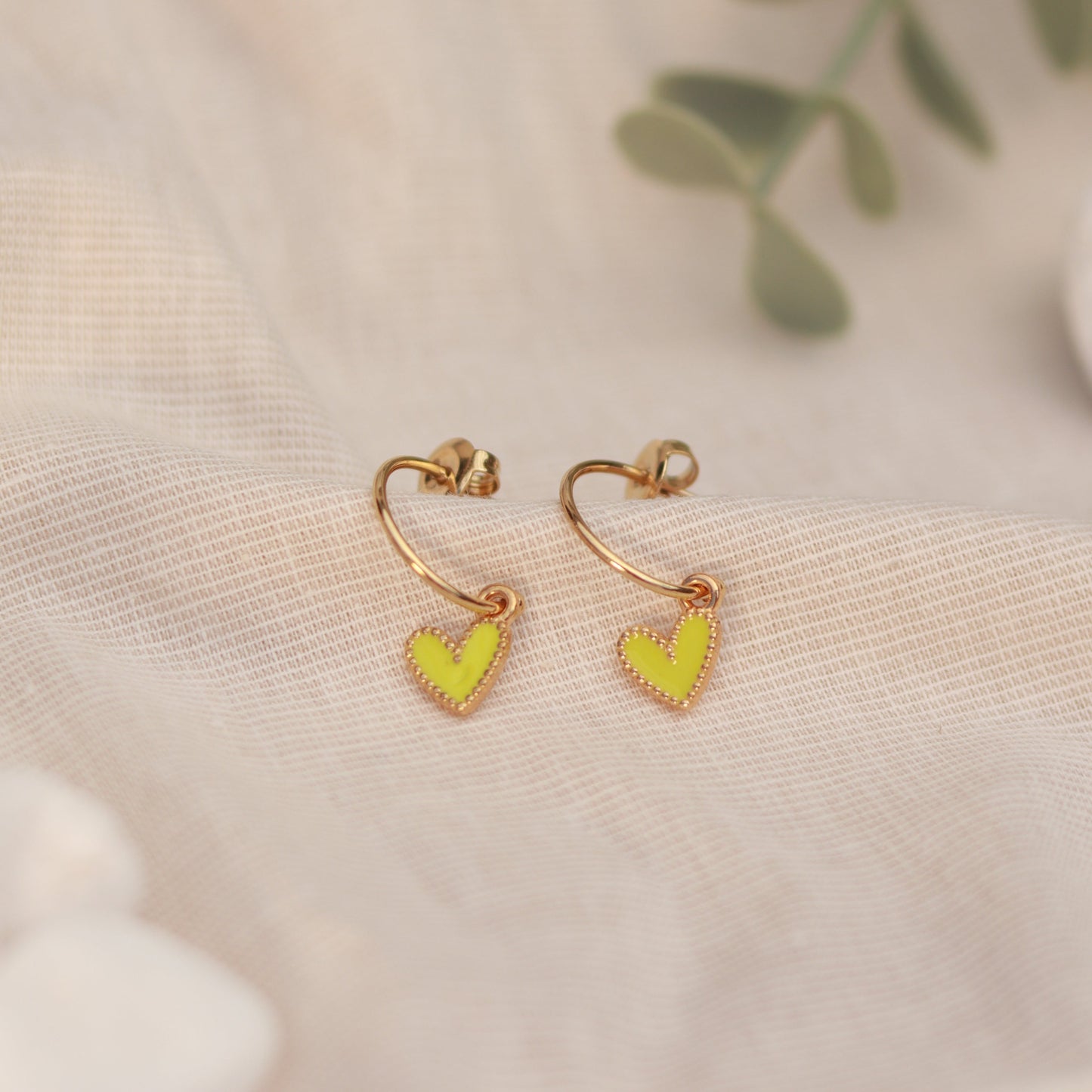 Golden Love | Creolen | Emaille Herz Anhänger | gold | grün