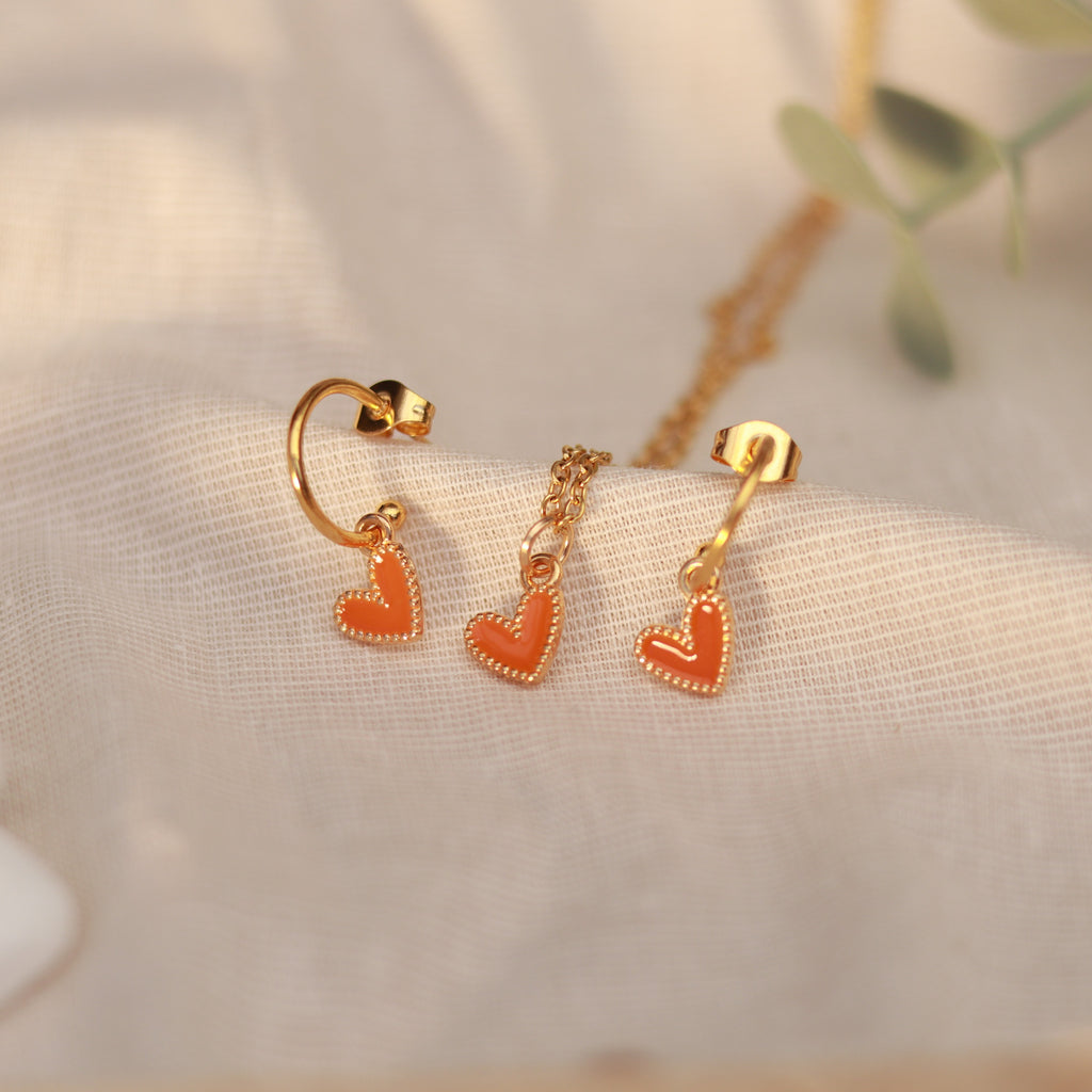Golden Love | Halskette mit Emaille Herz Anhänger | gold | orange
