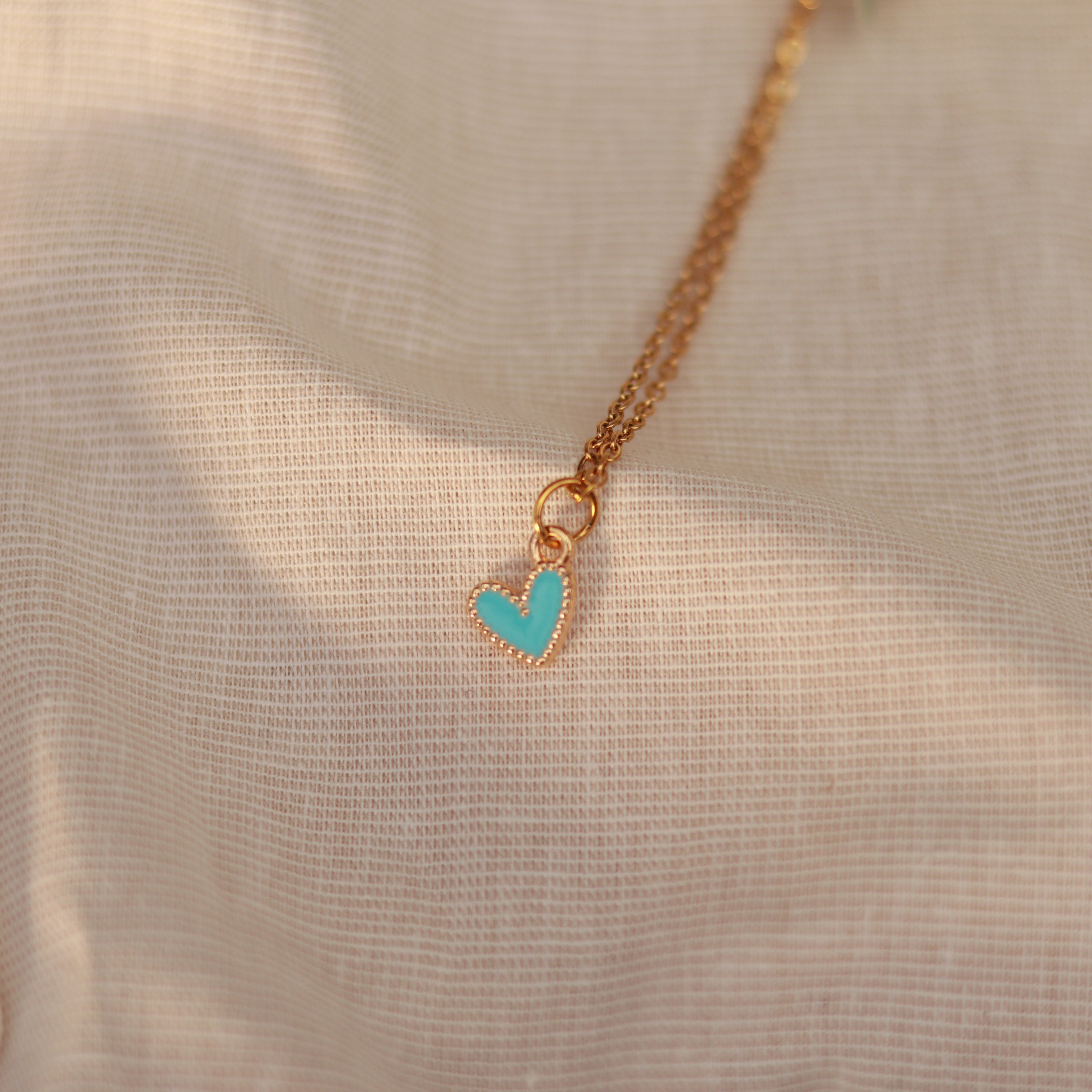 Golden Love | Halskette mit Emaille Herz Anhänger | gold | blau