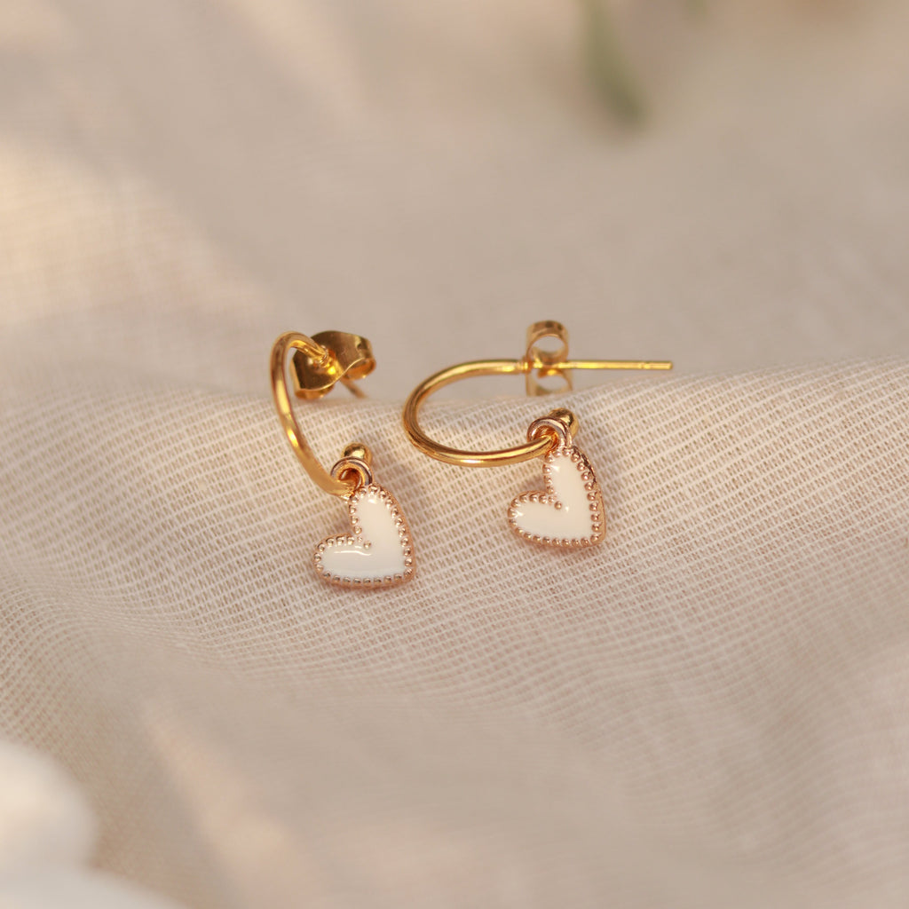 Golden Love | Creolen | Emaille Herz Anhänger | gold | weiß
