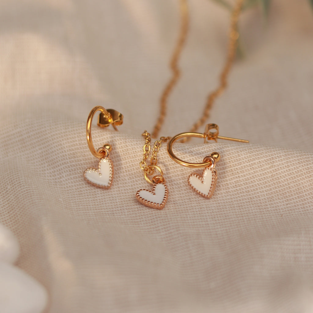 Golden Love | Halskette mit Emaille Herz Anhänger | gold | weiß