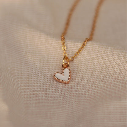Golden Love | Halskette | Emaille Herz Anhänger | gold | weiß