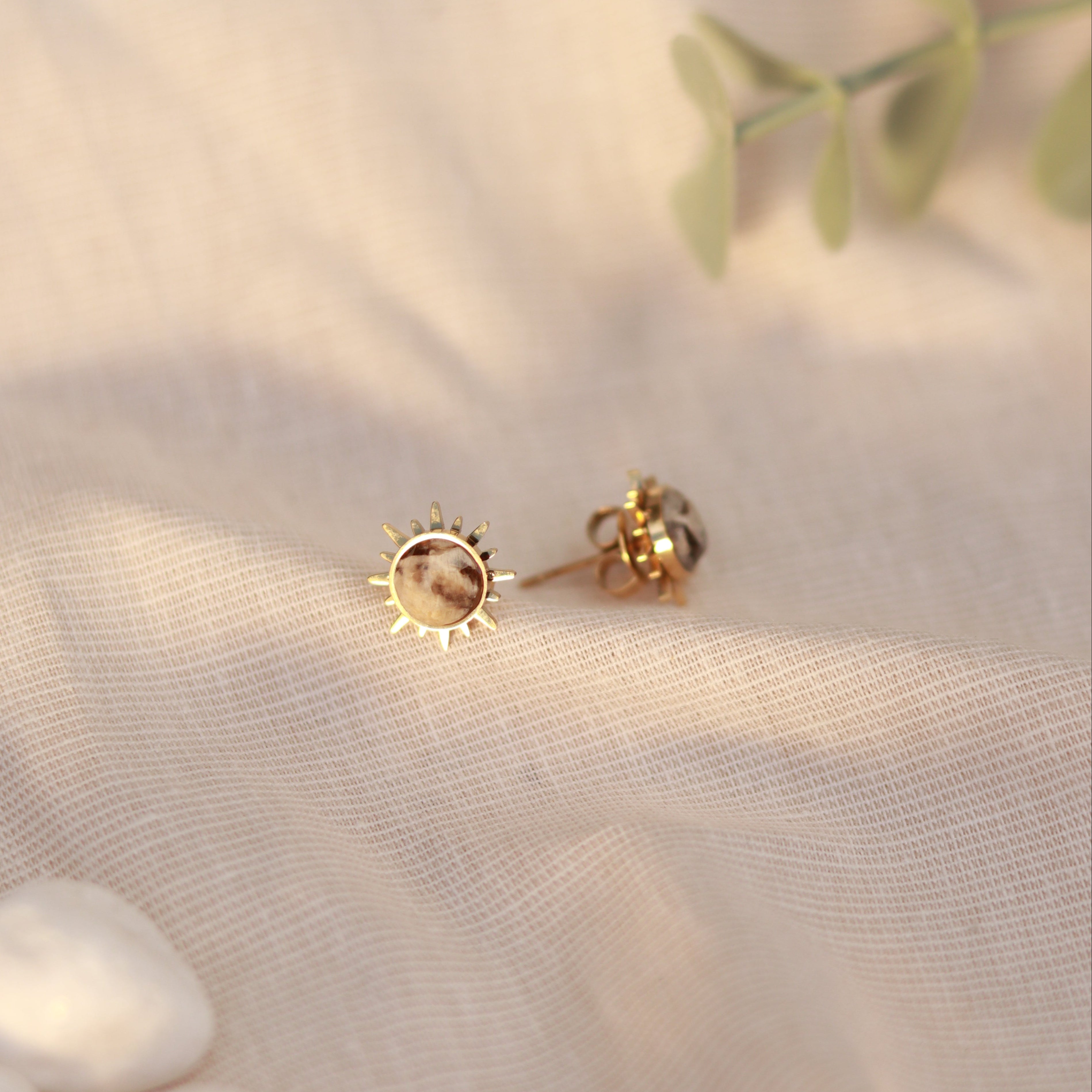 Sunlit Marble | Ohrstecker | Aragonit | gold | creme | marmoriert
