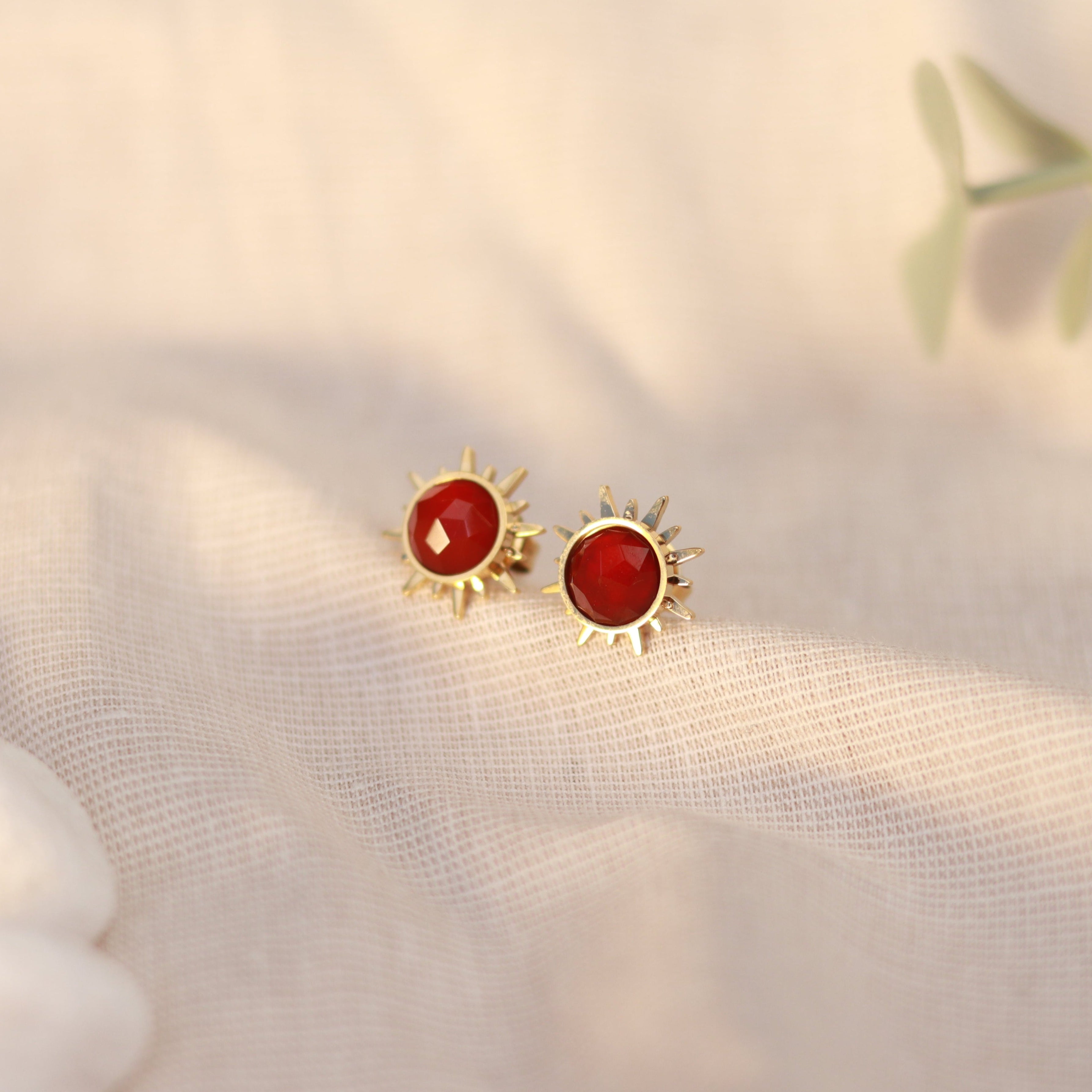 Sunlit Red | Ohrstecker | roter Achat | gold | rot