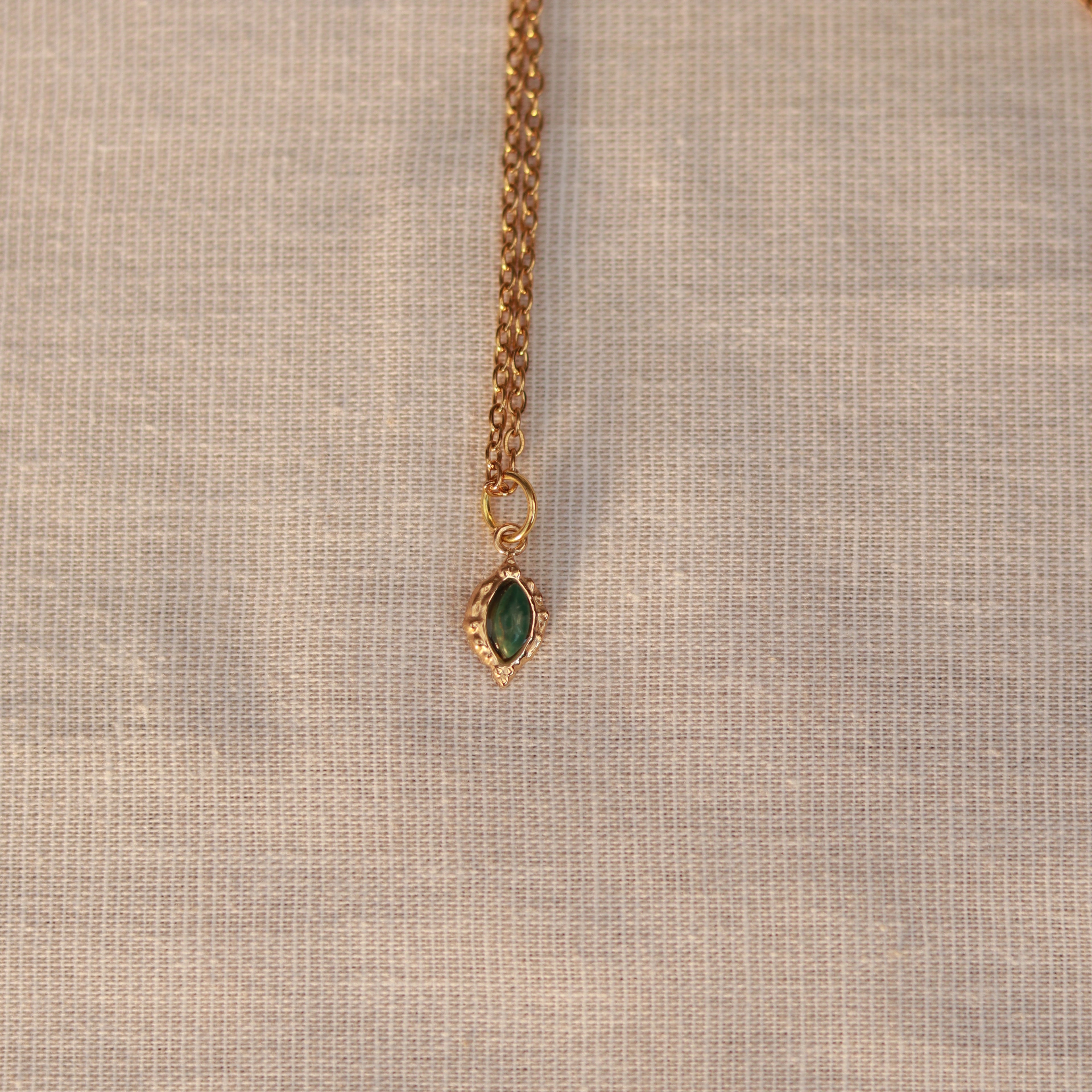 Green Serenity | Halskette mit feinem Aventurin Naturstein Anhänger | gold | grün