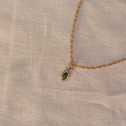 Green Serenity | Halskette mit feinem Aventurin Naturstein Anhänger | gold | grün
