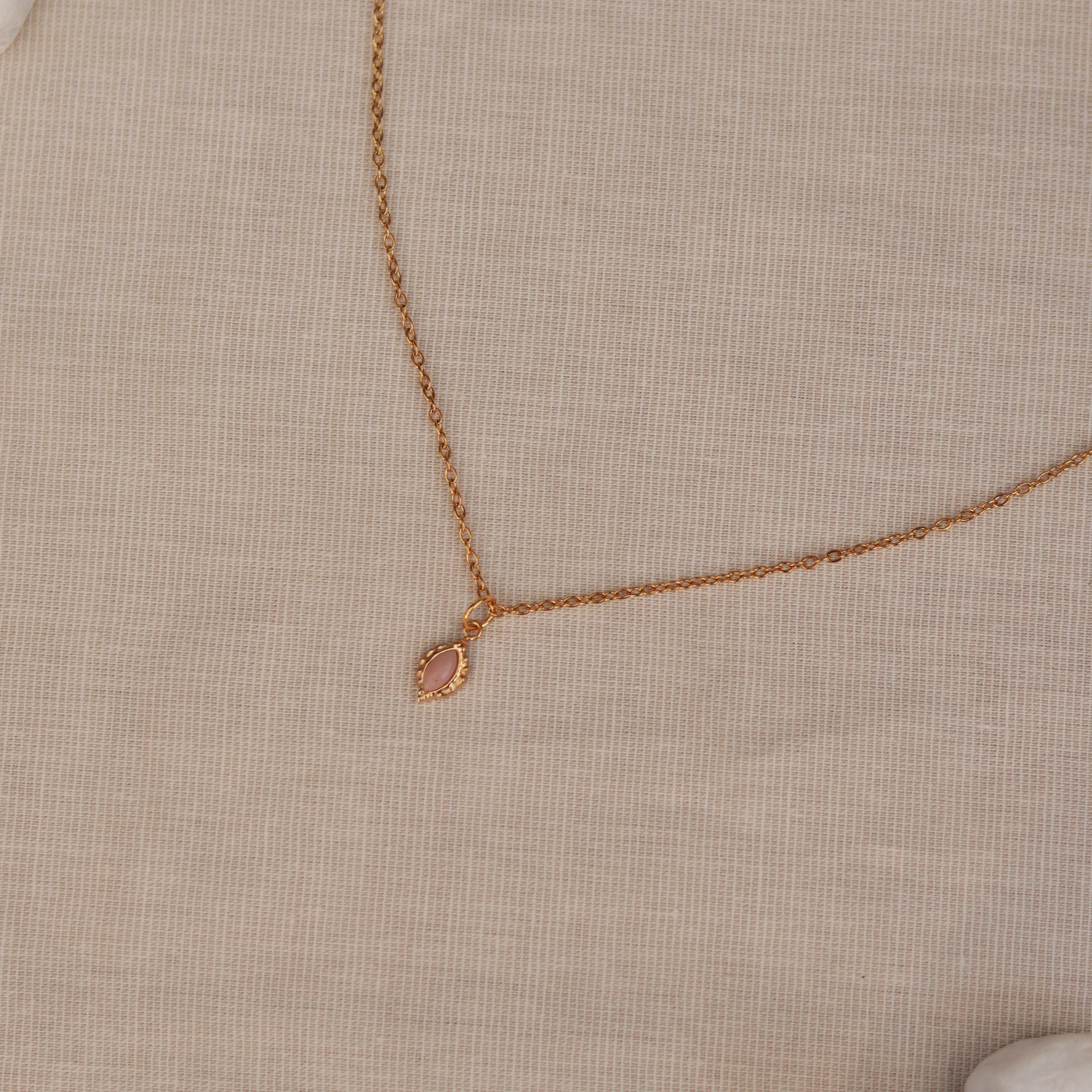 Rosy Charm | Halskette mit feinem Rhodonit Naturstein Anhänger | gold | altrosa