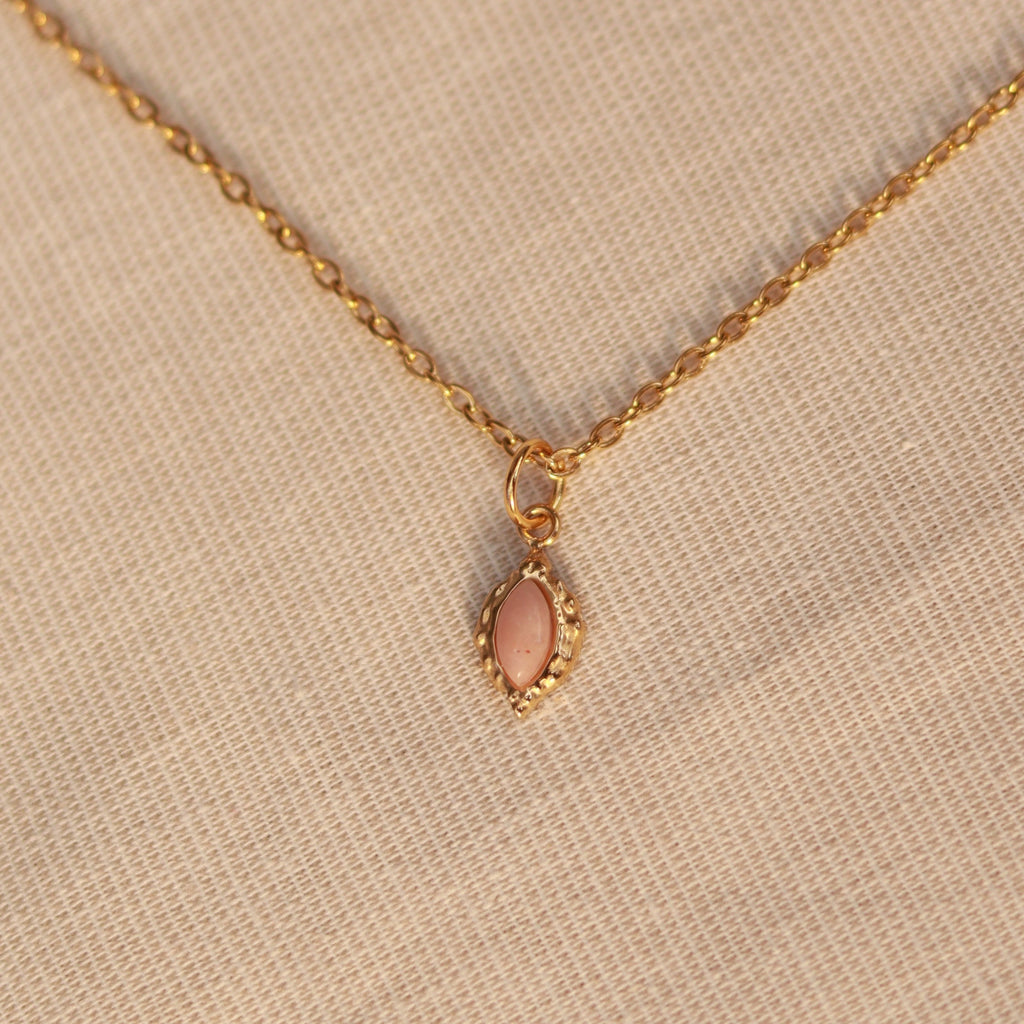 Rosy Charm | Halskette mit feinem Rhodonit Naturstein Anhänger | gold | altrosa