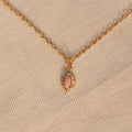 Rosy Charm | Halskette mit feinem Rhodonit Naturstein Anhänger | gold | altrosa