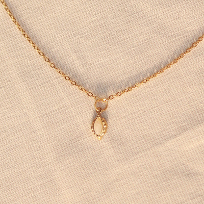 Pure Moonlight | Halskette mit feinem Mondstein Anhänger | gold | weiß