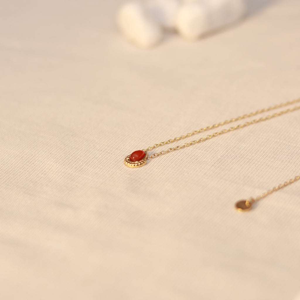 Scarlet Glow | Halskette mit rotem Achat Naturstein Anhänger | gold | rot