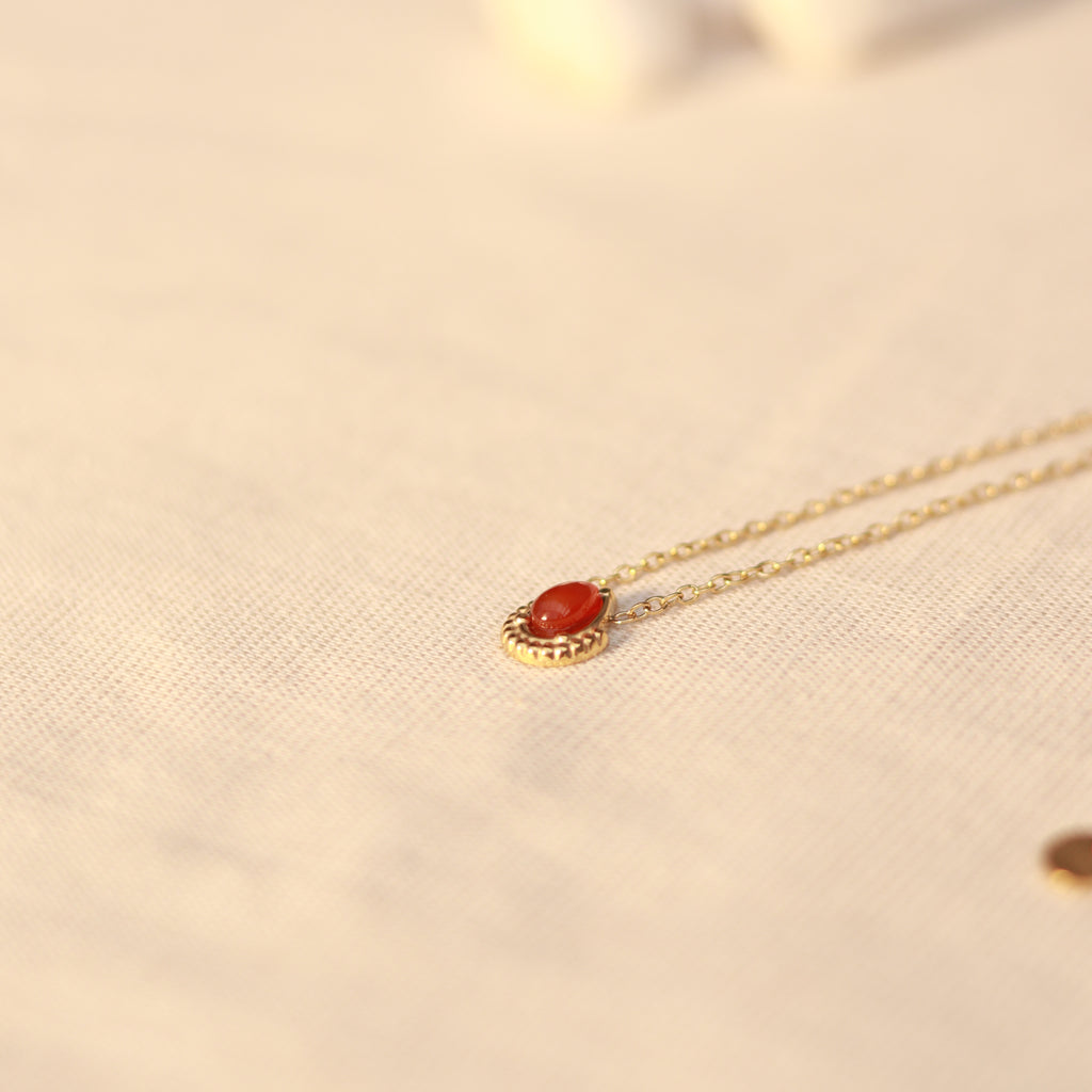 Scarlet Glow | Halskette mit rotem Achat Naturstein Anhänger | gold | rot