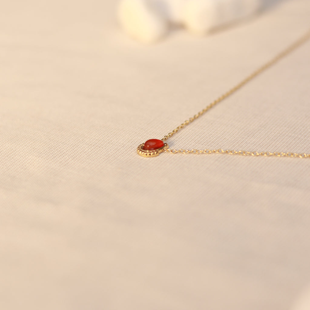 Scarlet Glow | Halskette mit rotem Achat Naturstein Anhänger | gold | rot