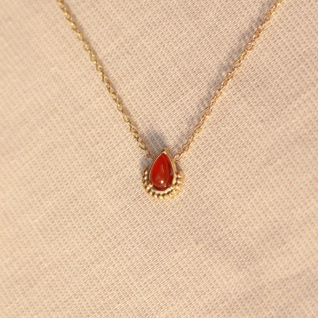 Scarlet Glow | Halskette mit rotem Achat Naturstein Anhänger | gold | rot