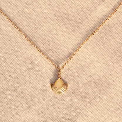 Pure Essence | Halskette mit feinem Mondstein Anhänger | gold | weiß