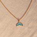Ocean Tail | Halskette mit Emaille Walflossen Anhänger | gold